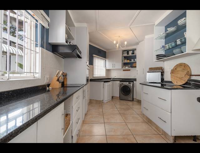 5 BEDROOM HOUSE FOR SALE IN HERRWOOD PARK